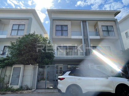 Twin Villa For Rent at Borey Arata Villa in Phnom Penh Capital