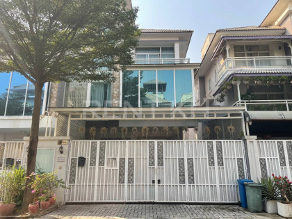 Twin Villa for Rent at Borey Orkidē 2004 Villa in Phnom Penh Capital