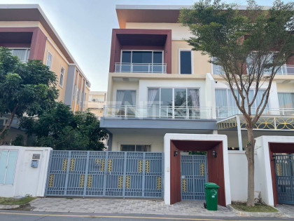 វីឡាភ្លោះនៅបុរីអ័រគីដេ 6A Villa in Phnom Penh Capital