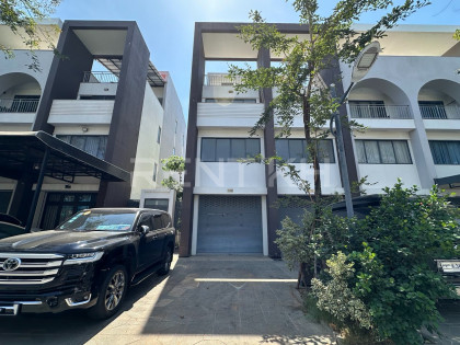 Shophouse for rent at borey pnhom penh park Flat in Phnom Penh Capital