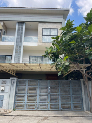 Twin Villa for Rent at Borey Arata Sen Sok Villa in Phnom Penh Capital