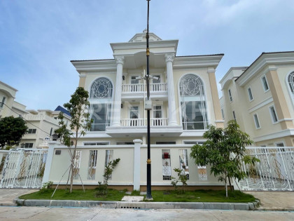 Twin Villa for Rent at Borey Blue Diamond The River Villa in Phnom Penh Capital