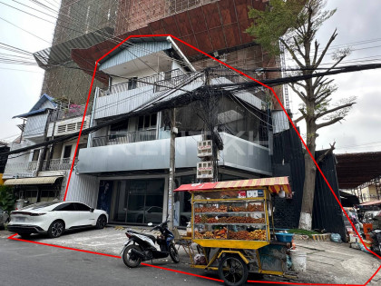 Shop for Rent at  BKK1 Flat in Phnom Penh Capital