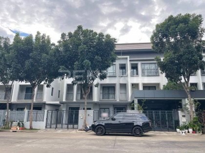 Link House for Rent at Borey Chip Mong Land, Park Land 598 Flat in Phnom Penh Capital