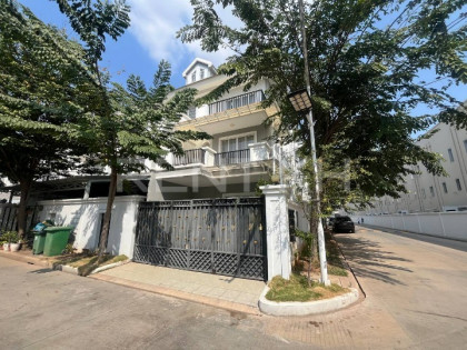 Twin Villa for Rent at Borey Phnom Penh Thmei Elites Park 2 Villa in Phnom Penh Capital