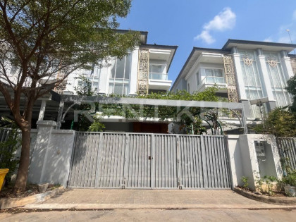 Twin Villa for Rent at Borey Varina Sen Sok Villa in Phnom Penh Capital