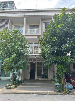 Link House For Rent at Borey Chip Mong Sen Sok Villa in Phnom Penh Capital