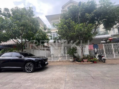 Twin Villa For Rent at Borey Chip Mong Sen Sok Villa in Phnom Penh Capital