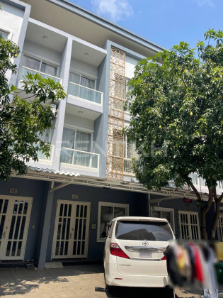 Link House for Rent at Borey Varina Sen Sok Villa in Phnom Penh Capital