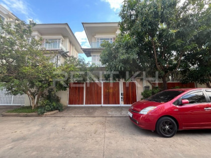 Twin Villa For Rent at Borey Chip Mong Sen Sok Villa in Phnom Penh Capital