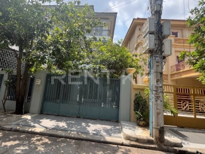 Twin Villa for Rent at Borey Varina Villa in Phnom Penh Capital