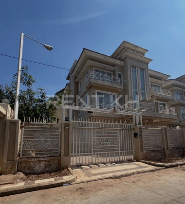 Twin Villa for Rent at Borey Pipup Thmey  Sen Sok Villa in Phnom Penh Capital