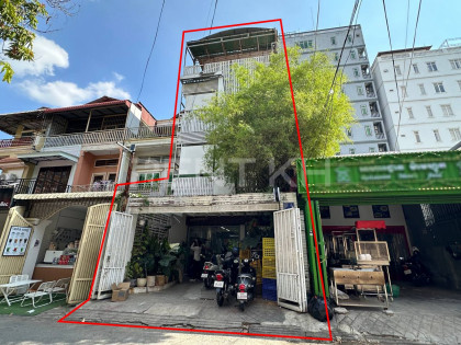 Shop House for Rent at near Toul Tompong Market Flat in Phnom Penh Capital