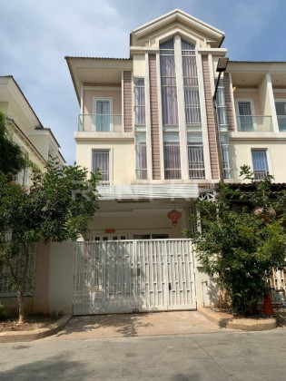 Twin Villa for Rent at Borey Chip Mong Sensok Villa in Phnom Penh Capital