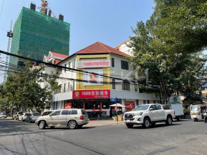 Shop House for Rent at near Toul Tompong Market Flat in Phnom Penh Capital