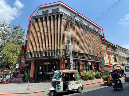 Corner Shop for Rent at Doun Penh Flat in Phnom Penh Capital