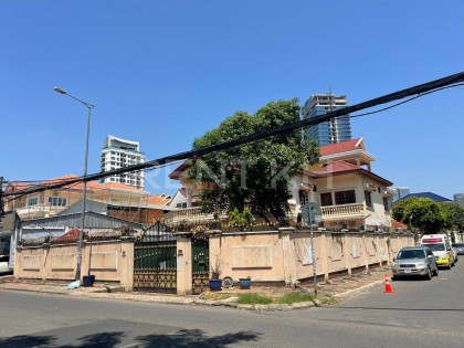 House for Rent at Tuol Kork Flat in Phnom Penh Capital