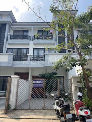 Link Villa for Rent in Borey Sakura Villa in Phnom Penh Capital