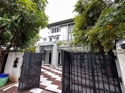 Queen Villa for Rent at Borey Chip Mong Land, Park Land 598 Villa in Phnom Penh Capital