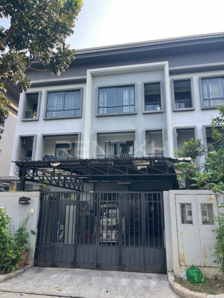 Link Villa for Rent at Borey Chip Mong Land 598 Flat in Phnom Penh Capital