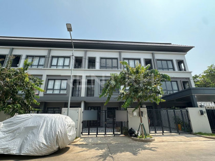 Link House for rent at Borey Chipmong 6A Villa in Phnom Penh Capital