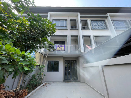 Link Villa for Rent at Borey Chip Mong Land 598 Villa in Phnom Penh Capital