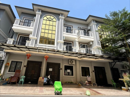 Link House For Rent at Borey Thai ChhunKry Villa in Phnom Penh Capital