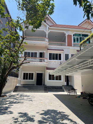 Villa for Rent at Khan Toul Kork Villa in Phnom Penh Capital