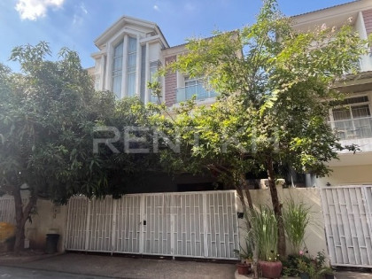 Twin Villa For Rent at Borey Chip Mong Sen Sok Villa in Phnom Penh Capital