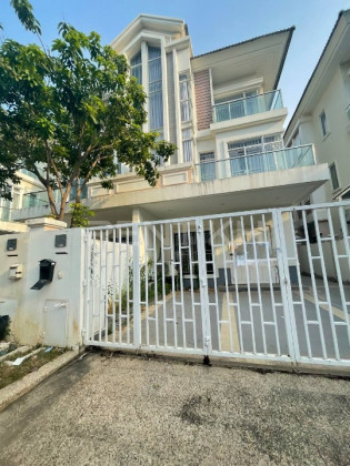 Link Villa for Rent at Borey Chip Mong Sensok Villa in Phnom Penh Capital
