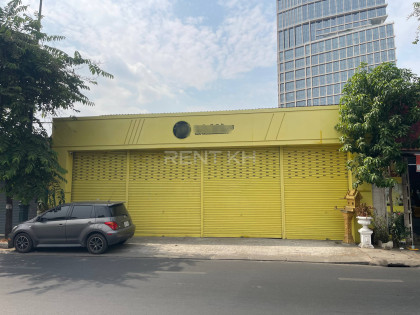 Warehouse for Rent at Sangkat Srah Chork, Infront Of The Ministry of National Defense Warehouse in Phnom Penh Capital