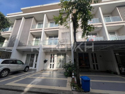 Link Villa rent in Borey Chip Mong Sen Sok Villa in Phnom Penh Capital
