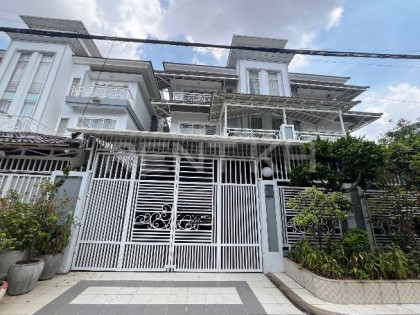 Queen Villa for Rent at Borey Pipup Thmey SenSok Villa in Phnom Penh Capital