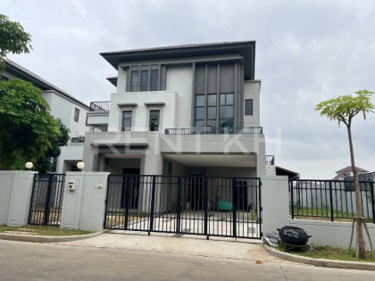 Queen Villa for Rent at Borey Chip Mong Land, Parkland 598 Villa in Phnom Penh Capital
