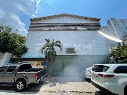 Warehouse for Rent Nearly Boeung Trabek Plaza Warehouse in Phnom Penh Capital