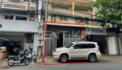 Shophouse for Rent Near Toul TumPung Market Flat in Phnom Penh Capital