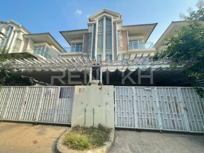 2 Twin Villa for Rent at Borey Chip Mong Land Sensok Villa in Phnom Penh Capital