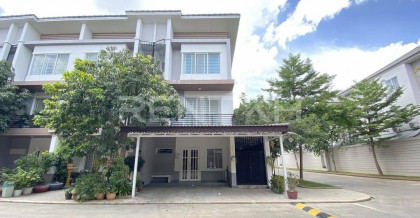 Link House LV for Rent at Borey Peng Huoth Beong Snor Villa in Phnom Penh Capital