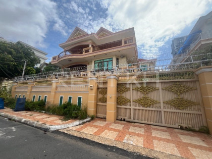 Single Villa for Rent at Toul Kork Villa in Phnom Penh Capital