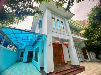 Single villa for rent at borey Basacc Gaden Villa in Phnom Penh Capital