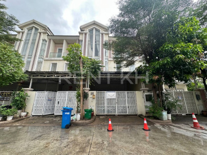 Link House For Rent at Borey Chip Mong Sen Sok Flat in Phnom Penh Capital