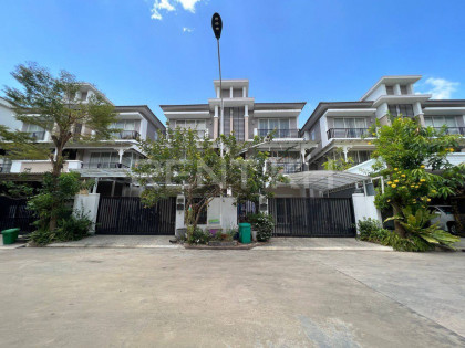 Twin Villa for at Borey Peng Hout Boueng Snor Villa in Phnom Penh Capital