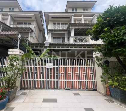 Twin Villa for rent at borey PhnomPenh tmei (terk tla) Villa in Phnom Penh Capital