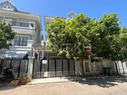 Twin Villa For Rent at Borey Phnom Penh Thmei (Diamond Park) Villa in Phnom Penh Capital