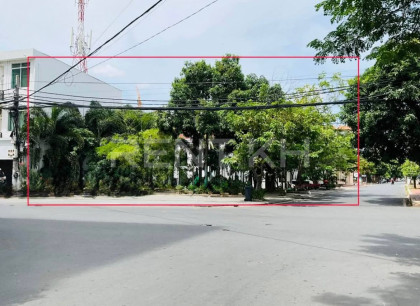 Corner Shop for Rent at Tuol Kork Flat in Phnom Penh Capital