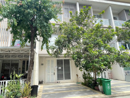 Link House For Rent at Borey Chip Mong Sen Sok Flat in Phnom Penh Capital