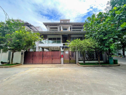 Twin Villa for rent at Borey peng Hout Bueng Snor Villa in Phnom Penh Capital
