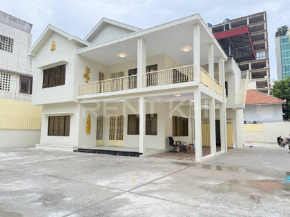 Shop House for Rent at Sangkat BKK1 Flat in Phnom Penh Capital