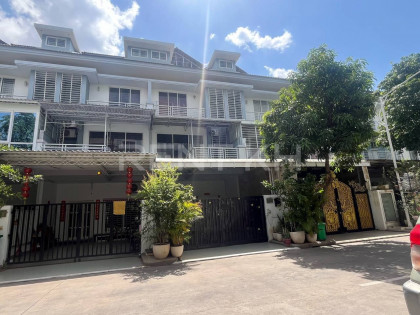 Link House For Rent at Borey Peng Huoth The Star Emeral Villa in Phnom Penh Capital