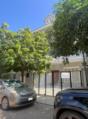 Twin Villa For Rent at Borey Phnom Penh Thmei (Diamond Park) Villa in Phnom Penh Capital
